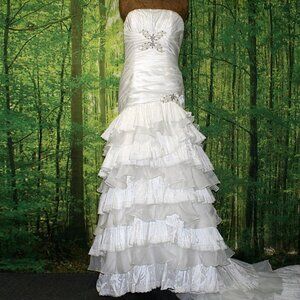 WEDDING GALLERY Bridal Gown Strapless Ruffle Layered Dress White Plus Size 14